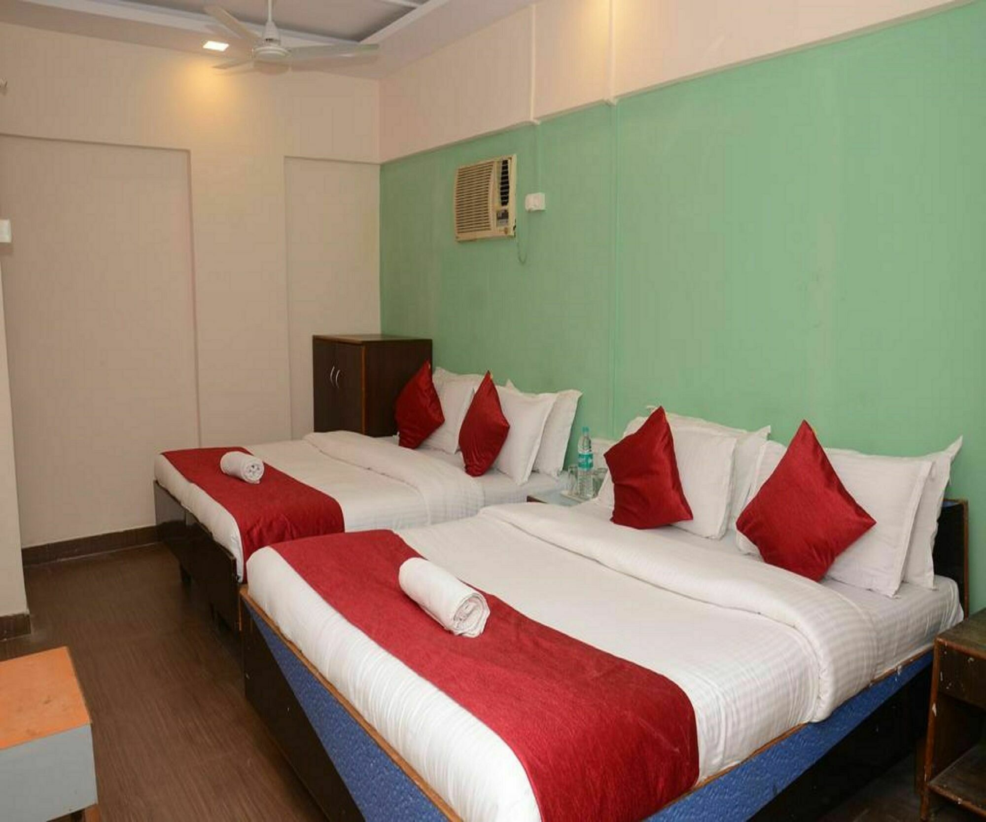 Anil Guest House Мумбаи Экстерьер фото