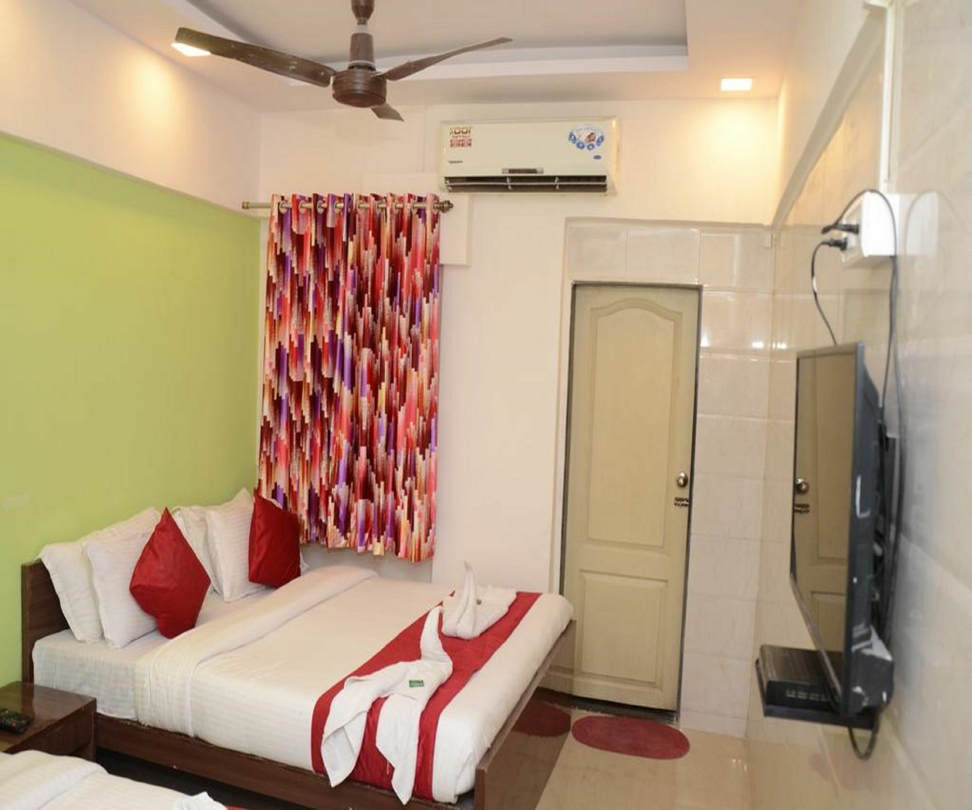 Anil Guest House Мумбаи Экстерьер фото